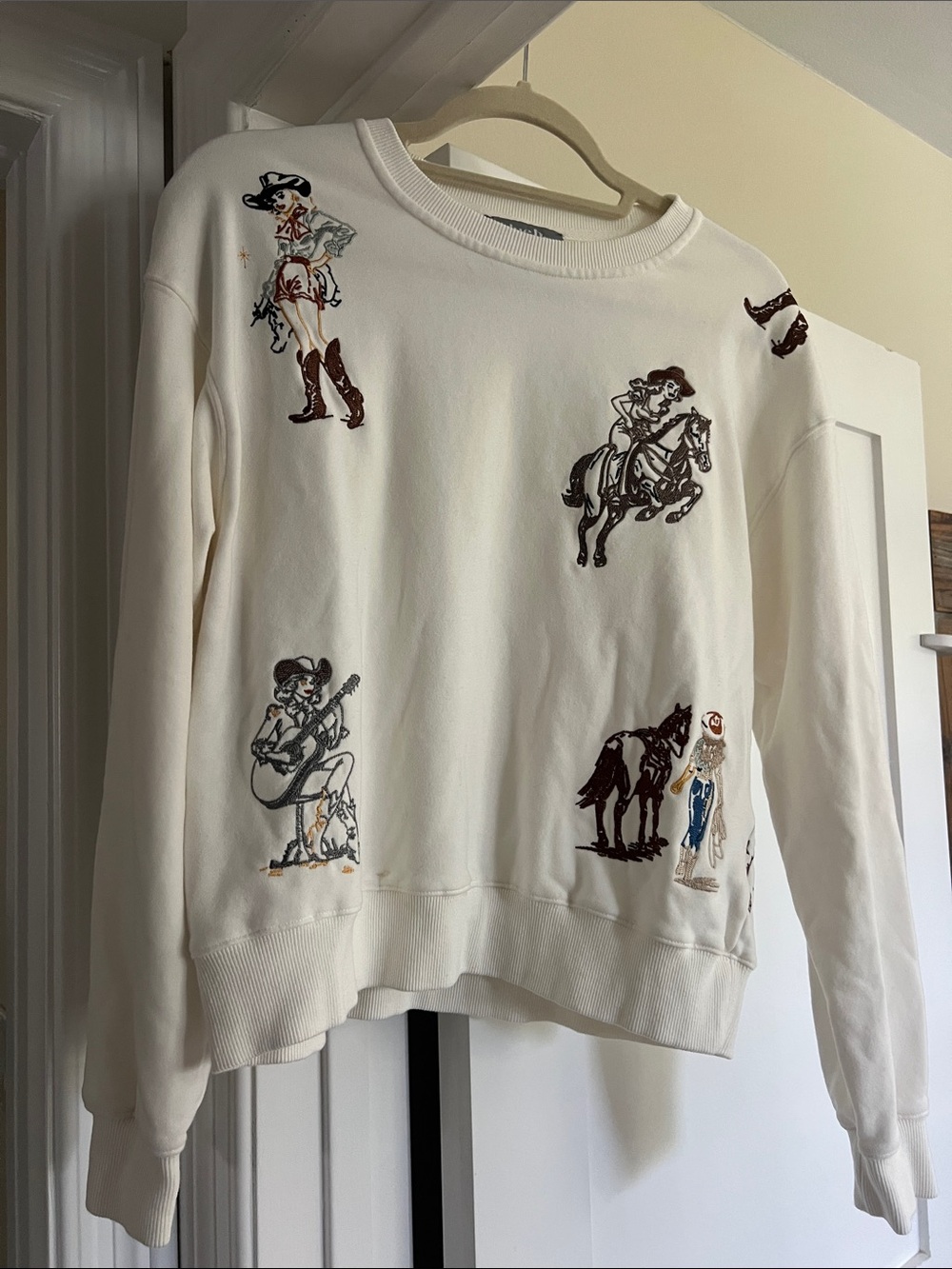 Like new. Blue B cute western sweatshirt